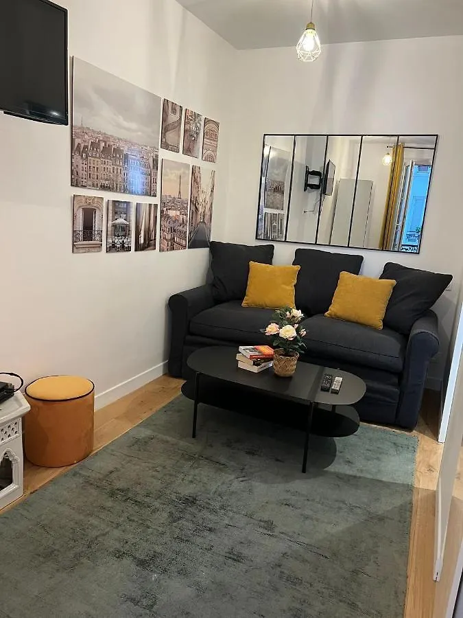 Tour Eiffel Apartment location